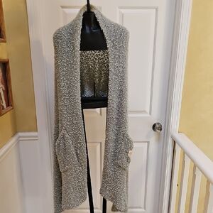 Demdaco Sage GIVING SHAWL With Pockets 27”w X 70”L
